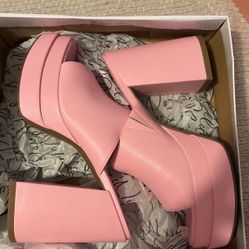Pink Heels Size 7.5 Never Worn 