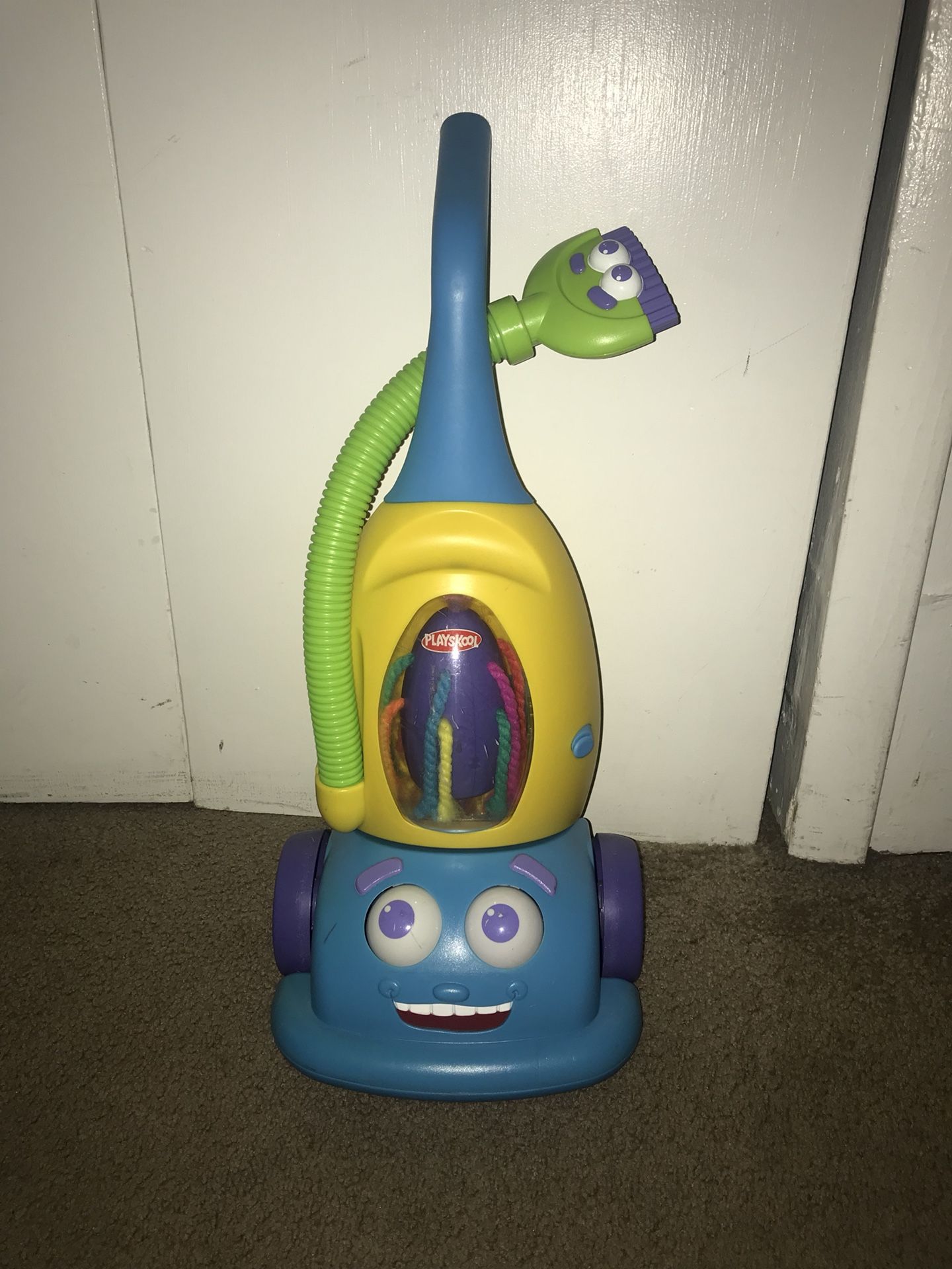 Toy vacuum