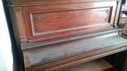 Ellington upwrite piano, 1895 to 1900