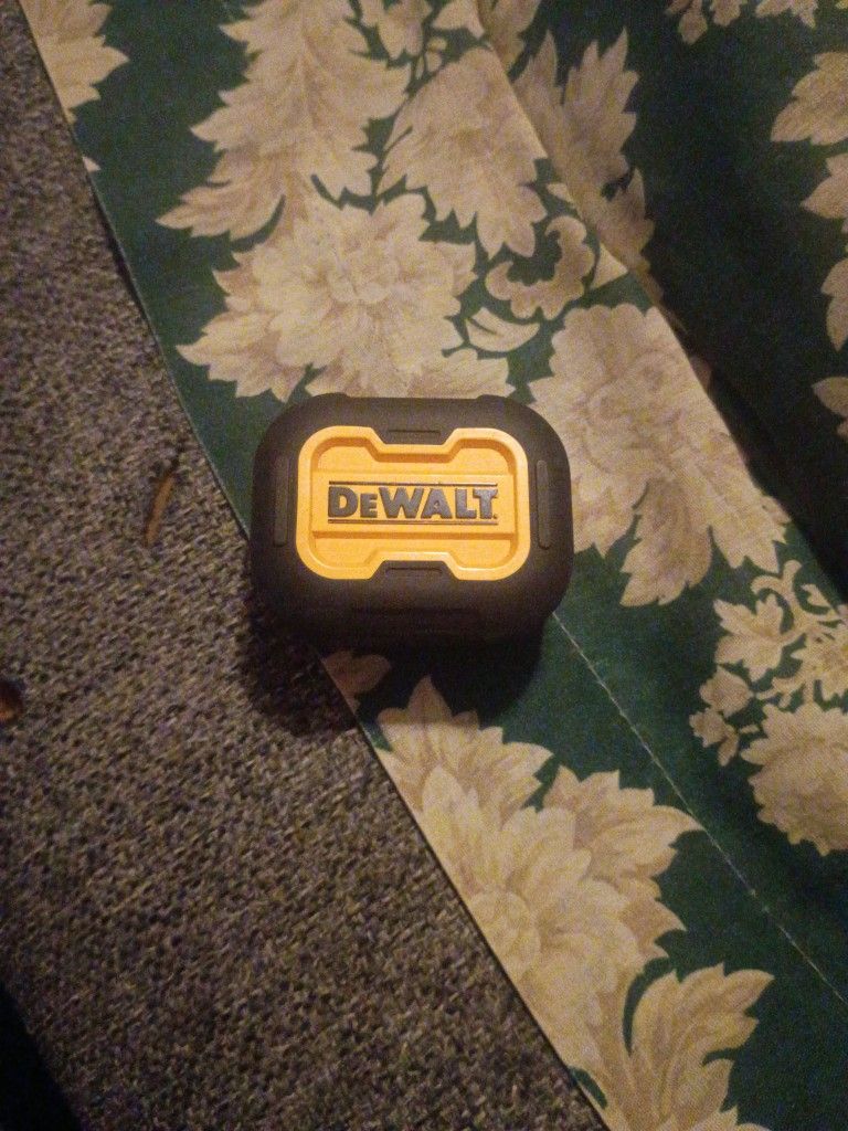 DeWalt Bluetooth Headphones