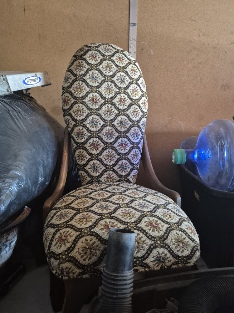 Antique Rocking Chair 