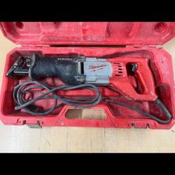 SAW ZALL, TOOLS-POWER MILWAUKEE IN CASE USED 6519-20