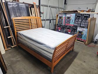 Wood Slat Bed Frame with Mattress