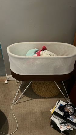 Snoo bassinet