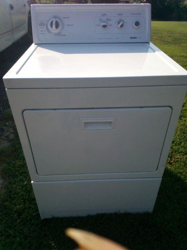 LIKE BRAND NEW SUPER CAPACITY PLUS GAS DRYER
