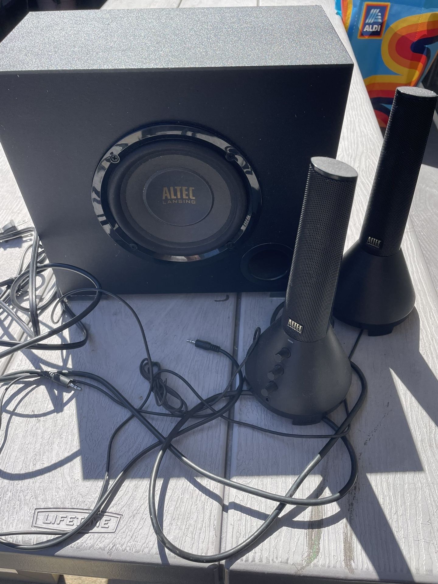 Altec Lansing 2.1 computer speaker