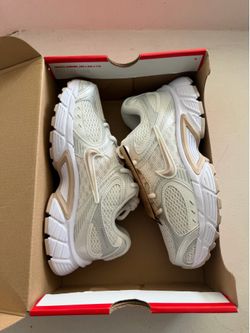 Nike V5 RNR Women's Sneakers