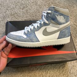 Jordan 1 Hyper Royal Size 10