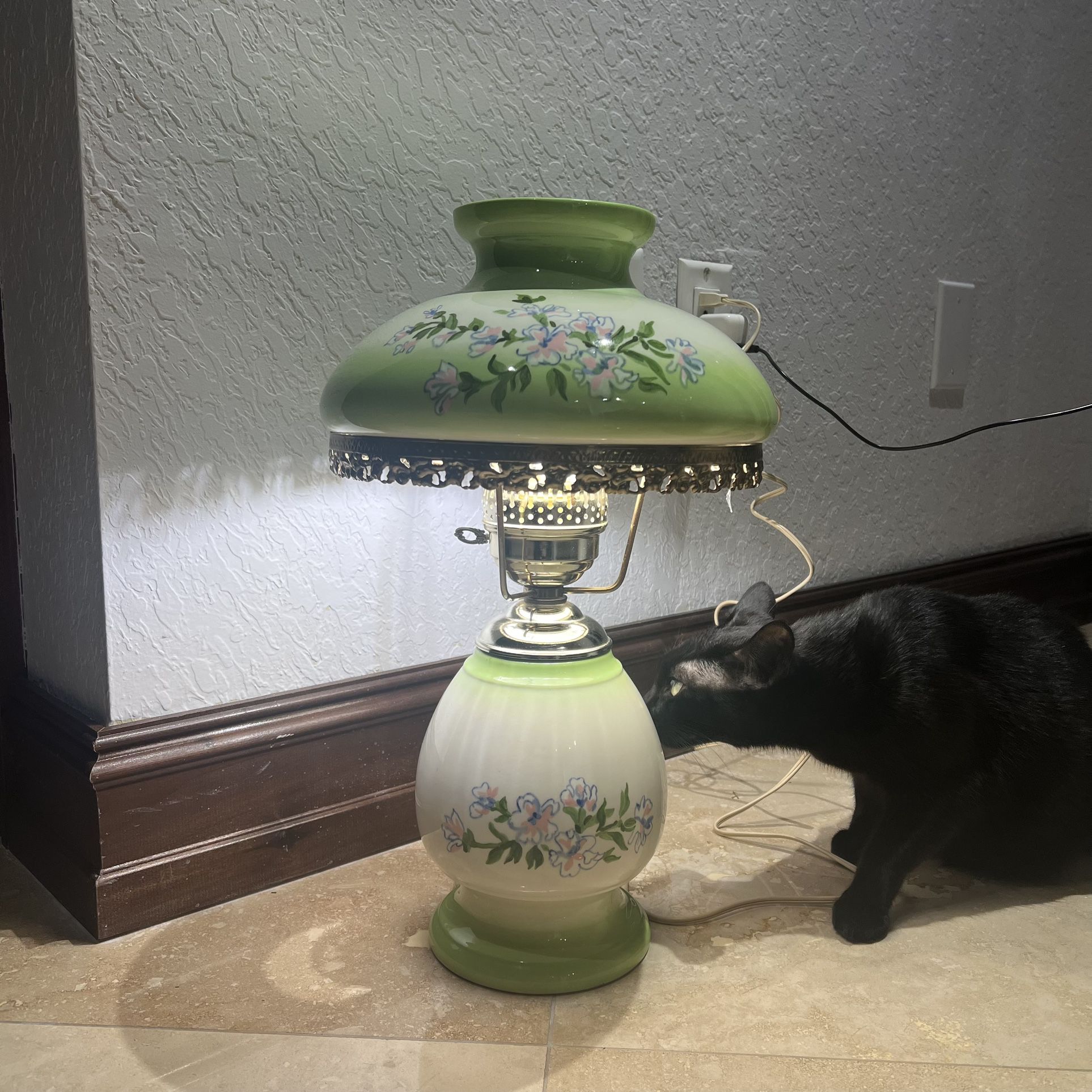 Vintage Alladin Floral Lamp