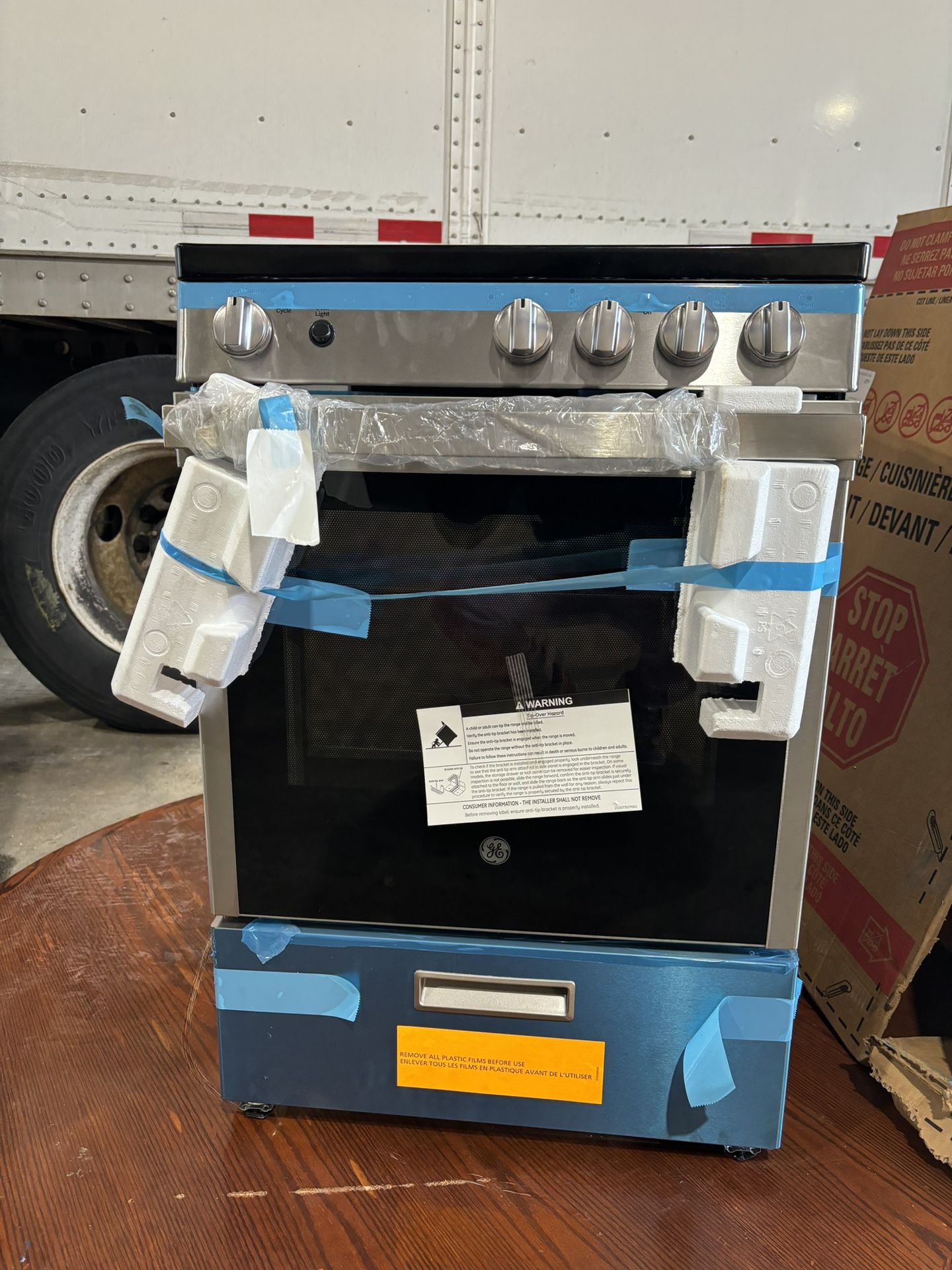Electric Stove With 4 Radiant Smoothtop burner