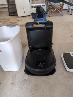 Shark Vacuum Robot