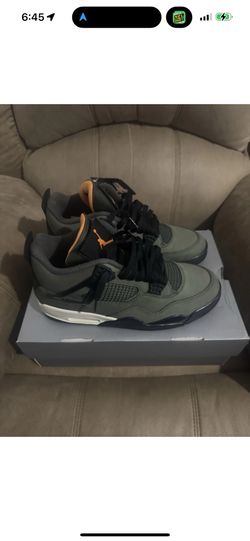 Undefeated Jordan 4