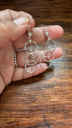 Lindos aretes largos delgado de plata 925