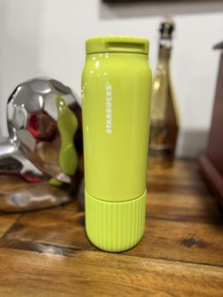 Starbucks Summer 2025 NWT Neon Yellow Vacuum Insulated Tumbler 20oz