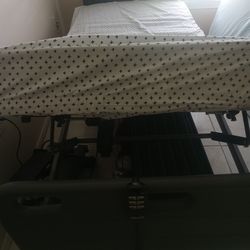 Drive medical adjustable bed