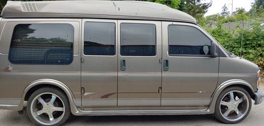 1999 Chevy express. Ready for camping or traveling
