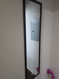 Wall mirror