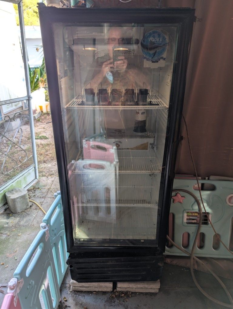 Commercial Glass Front Refrigerator 