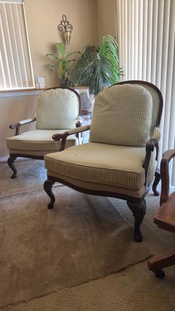 Bassett chair set