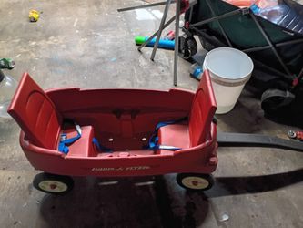 Radio flyer wagon