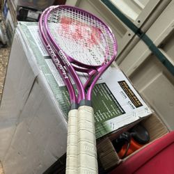 Wilson Triumph Tennis Racquet / Adult Oversized / 4-1/4 Grip / Pink