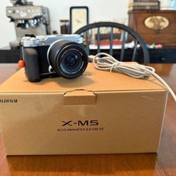Fujifilm XM-5 w/ 15-45mm Lens