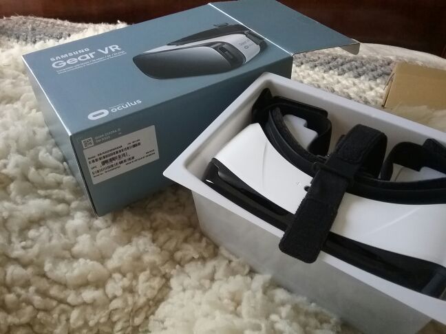 New in the box Samsung VR system