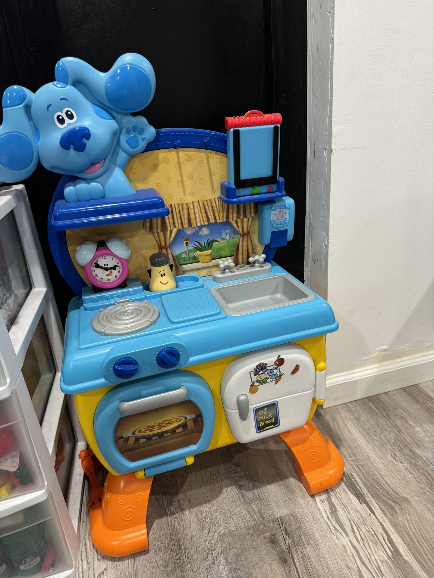 Kids Play Kitchen