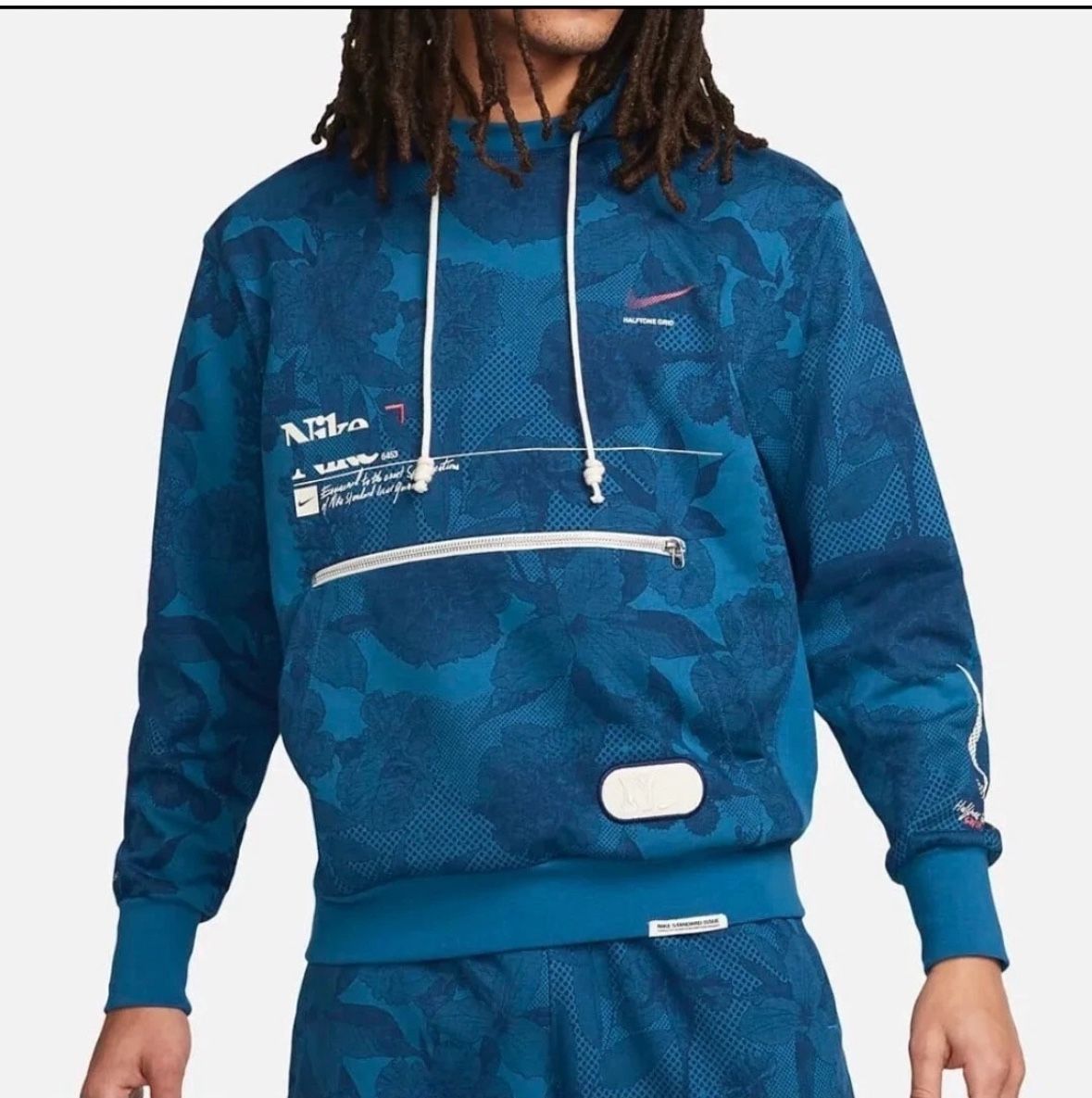 Nike Standard Issue Hoodie 