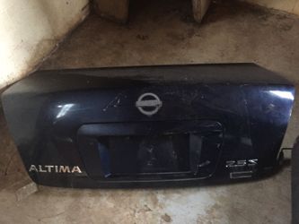 2005-2006 Nissan Altima trunck