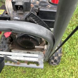 Several Snowblowers & Lawnmowers 