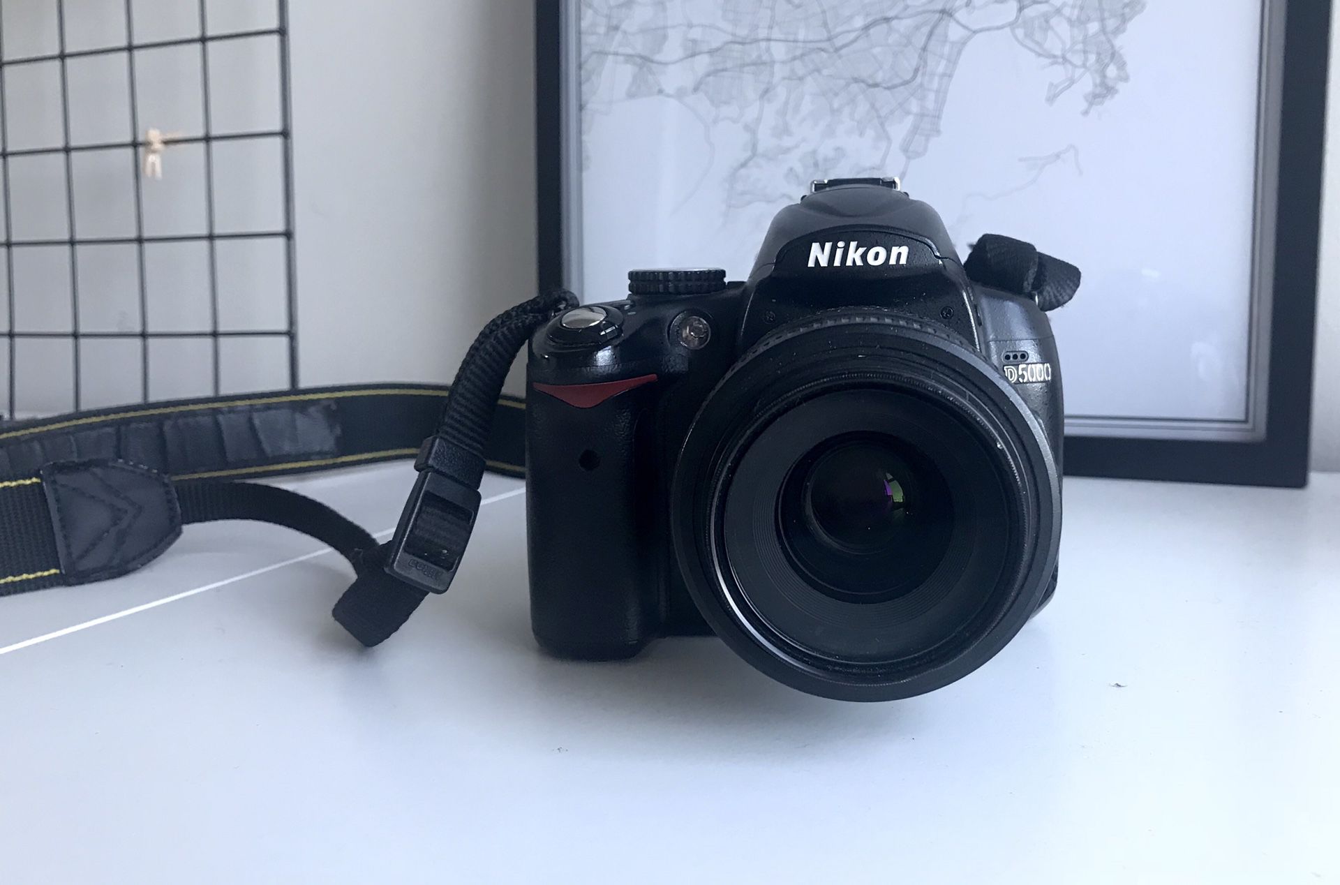 Nikon D5000 DSLR Camera with 35mm f/1.8 lens