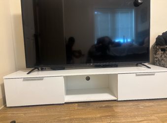 White Tv stand