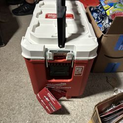 Milwaukee Packout Cooler 