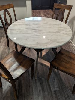 Round Table With 4 Chairs 