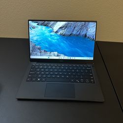 Dell XPS 13 Laptop - Excellent Working Order - Comes With Charger 