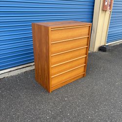 Mid Century Modern Danish Teak 5 Drawer Dresser By Jesper