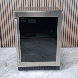 Electrolux 5.1 Cu. Ft. Under-Counter Beverage Center (EI24BC15VS-D-0416)