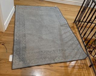 Gray 5x7 rug- Washable