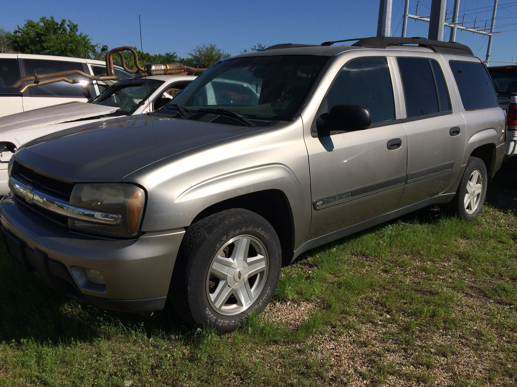 Parts, Parting Out Chevrolet Trailblazer, Engine, Transmission, Motors, Ac Compressors, Alternator, starter, door, suspension, hood, fender, Bumper
