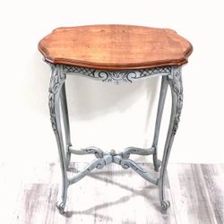 Carved Wood side table/ Accent Table🛋️ Available