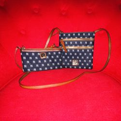 NWOTS*** MLB Yankees Stadium Wristlet