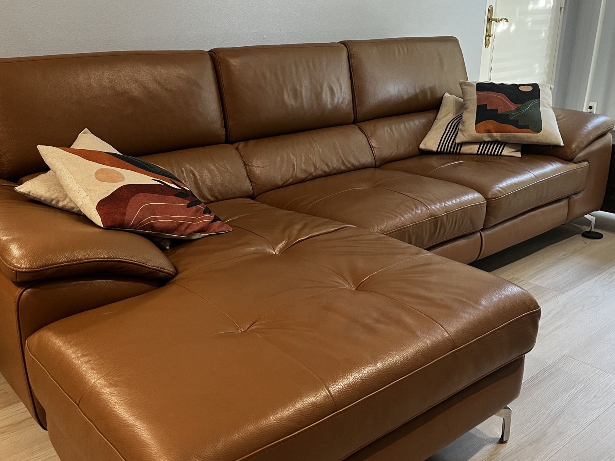 Dynamic Headrest Leather Couch