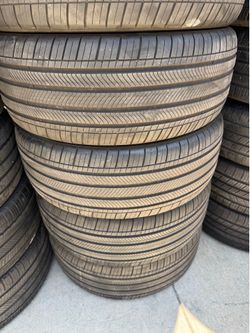 235/45r18 Michelin tires en excelentes Conditiones de Vida las 4