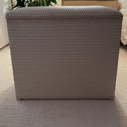 Wicker woven hamper/Storage Bin
