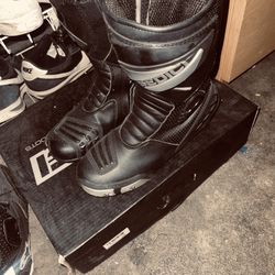 Track Boots 