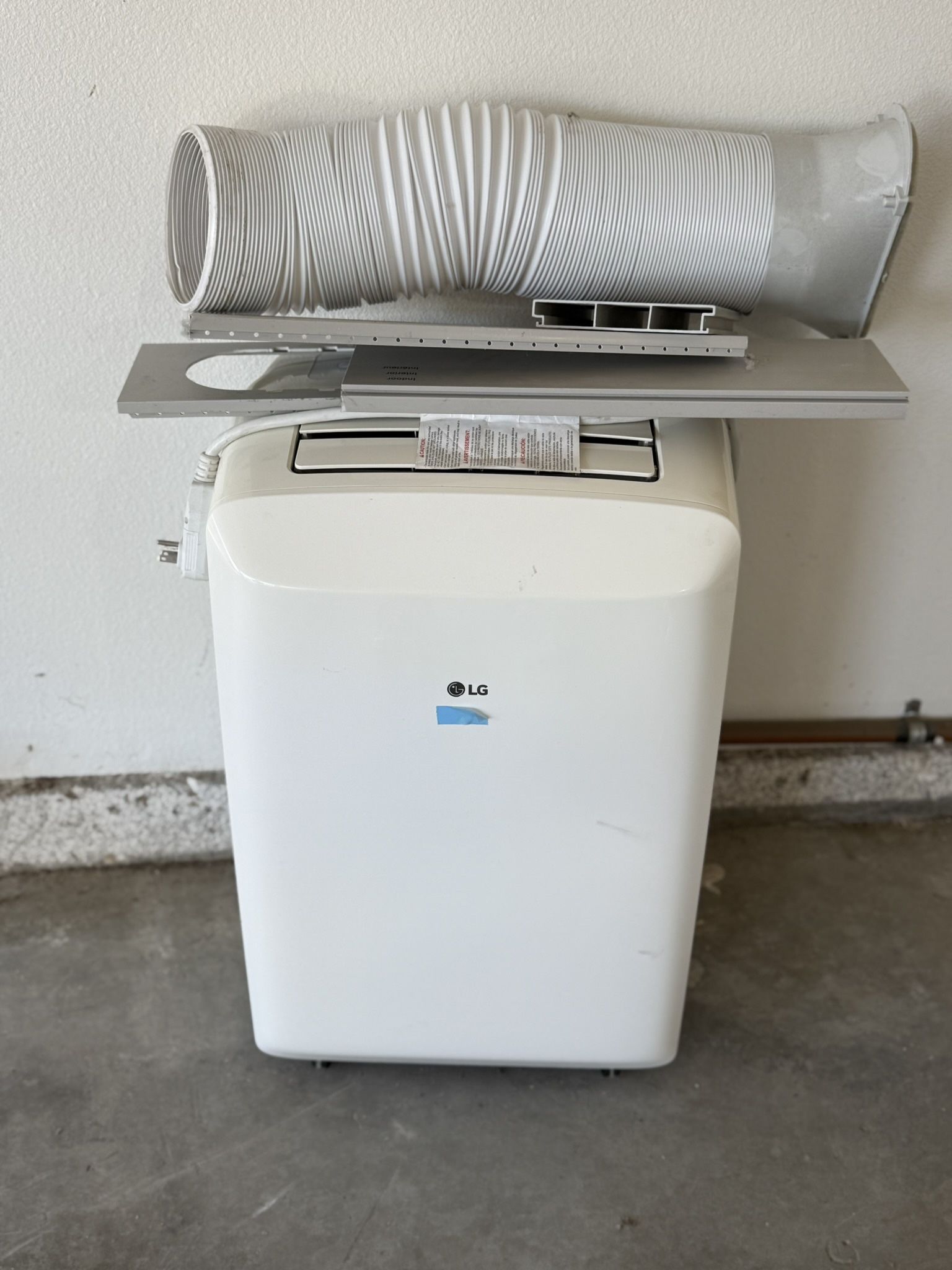 LG 410A Portable AC Unit 7000BTU $50
