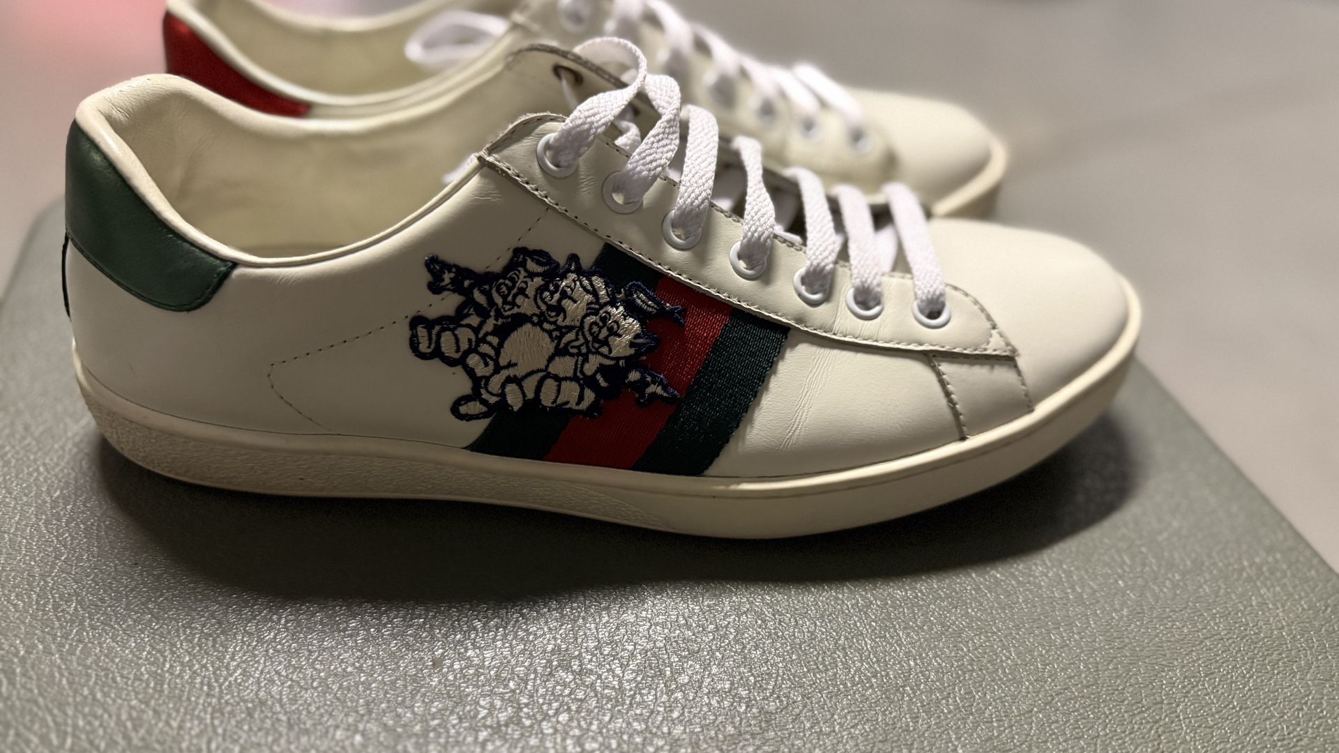 Gucci Ace Embroidered Sneakers โ Size 10 โ Made in Italy