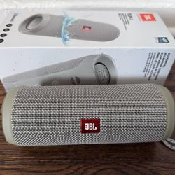 JBL FLIP4 Bluetooth Speaker