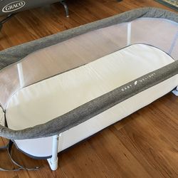 Travel Bassinet by Baby Delight
